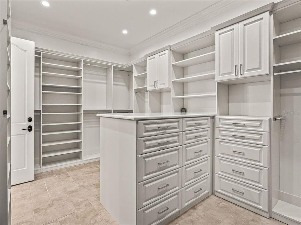 En Venta: $3,599,000 (5 camas, 5 baños, 4002 Pies cuadrados)