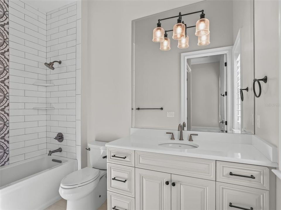 En Venta: $3,599,000 (5 camas, 5 baños, 4002 Pies cuadrados)