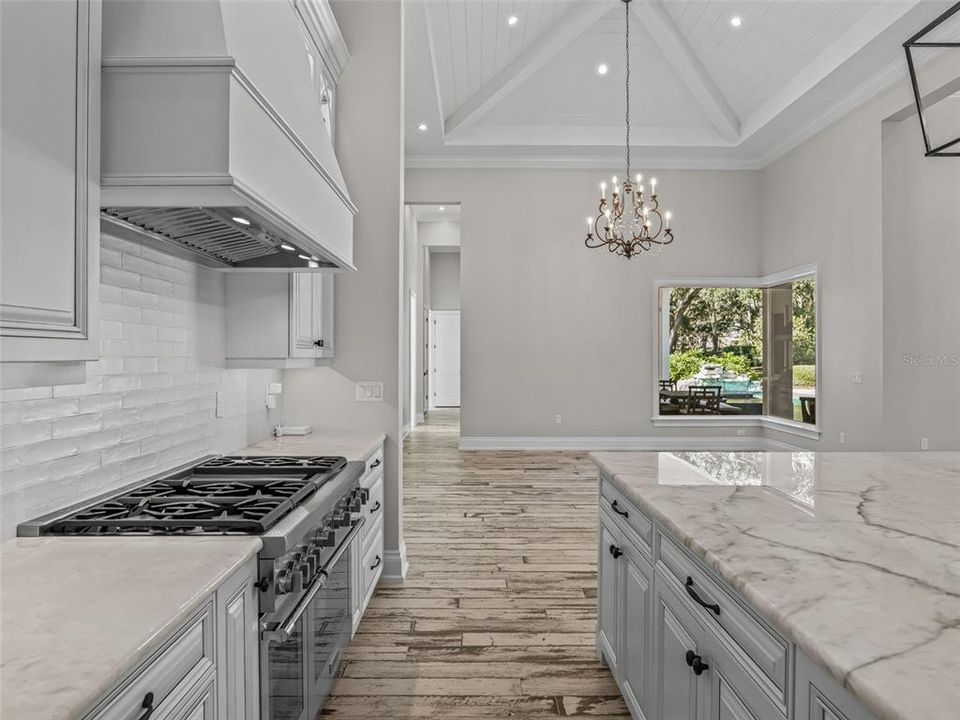 En Venta: $3,599,000 (5 camas, 5 baños, 4002 Pies cuadrados)