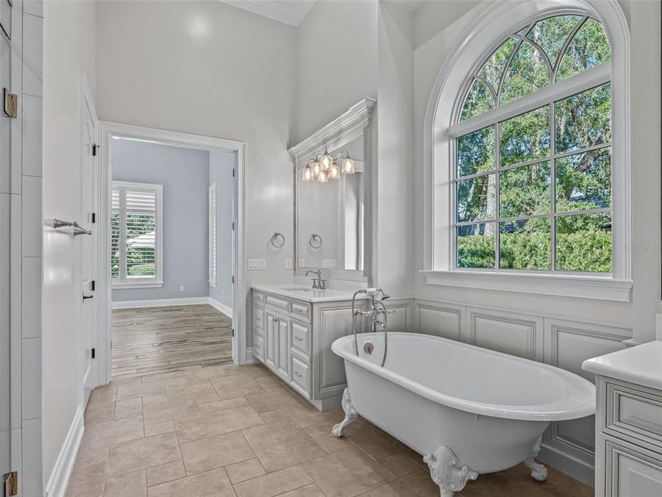 En Venta: $3,599,000 (5 camas, 5 baños, 4002 Pies cuadrados)