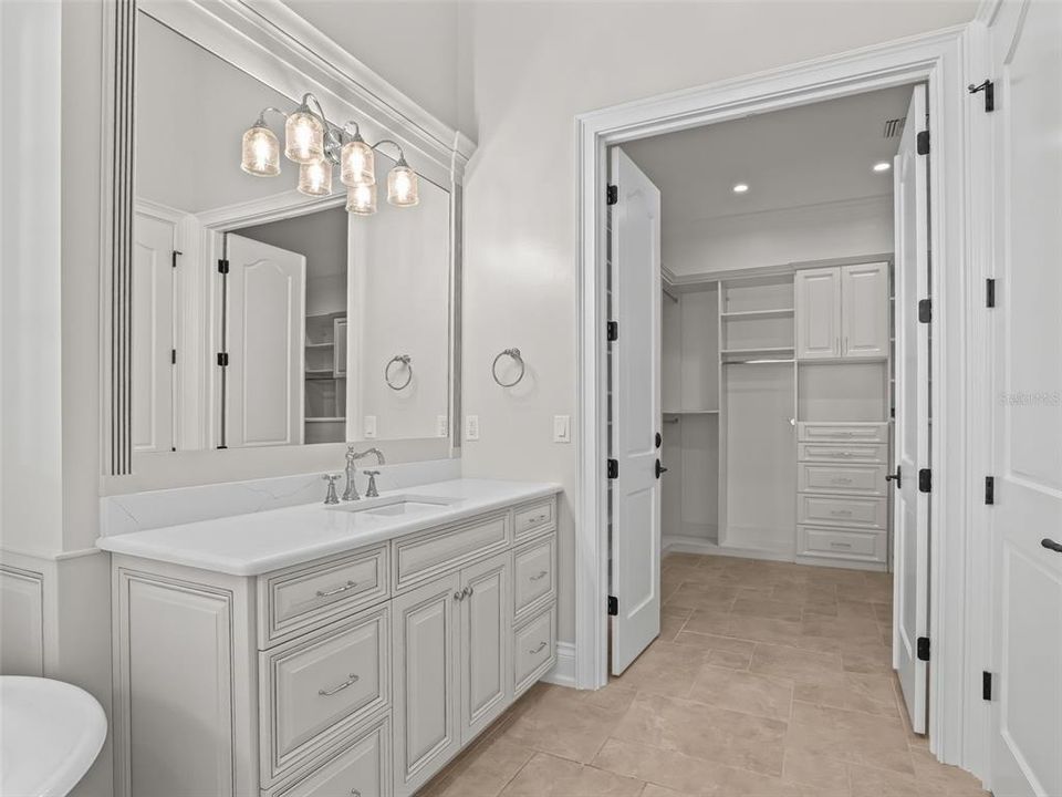 En Venta: $3,599,000 (5 camas, 5 baños, 4002 Pies cuadrados)