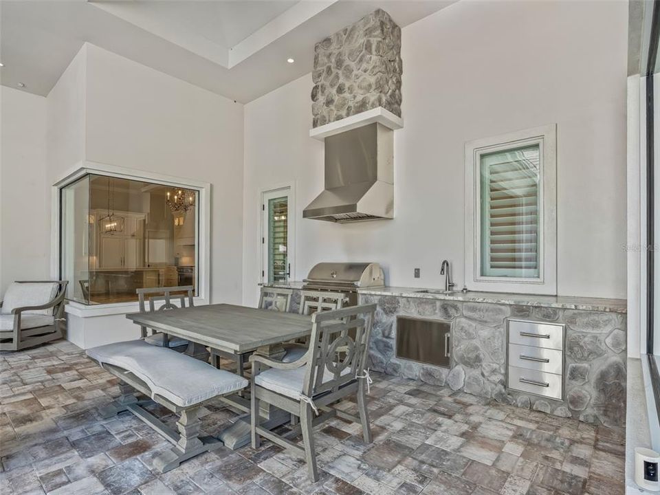 En Venta: $3,599,000 (5 camas, 5 baños, 4002 Pies cuadrados)