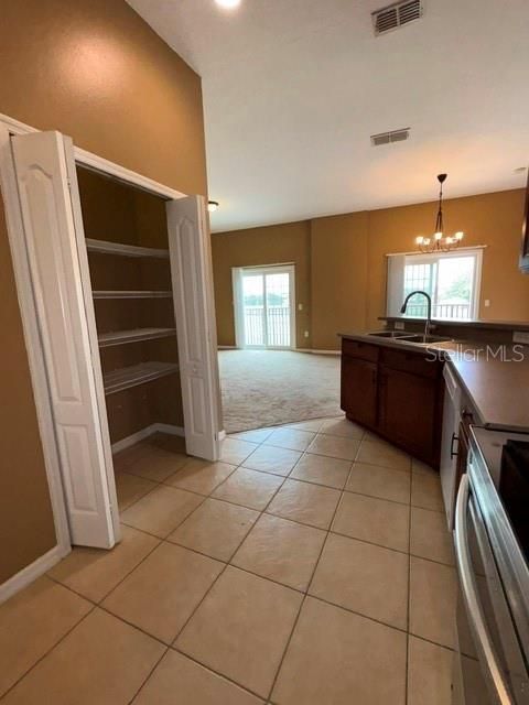 For Rent: $1,900 (2 beds, 2 baths, 1259 Square Feet)