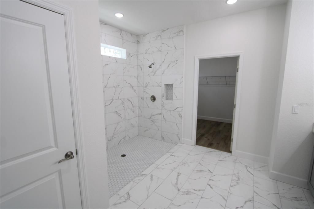 For Sale: $309,900 (4 beds, 3 baths, 1865 Square Feet)