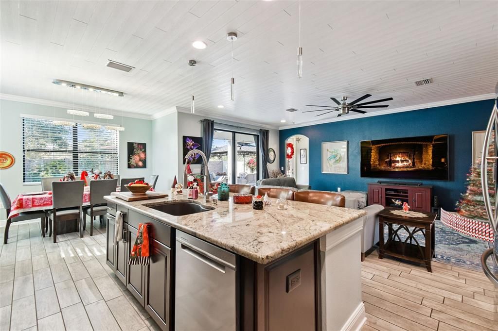 For Sale: $685,000 (5 beds, 3 baths, 3316 Square Feet)