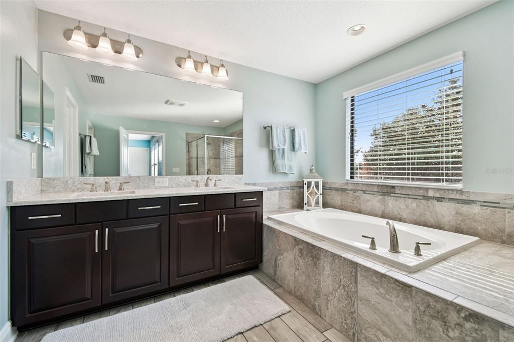 For Sale: $685,000 (5 beds, 3 baths, 3316 Square Feet)