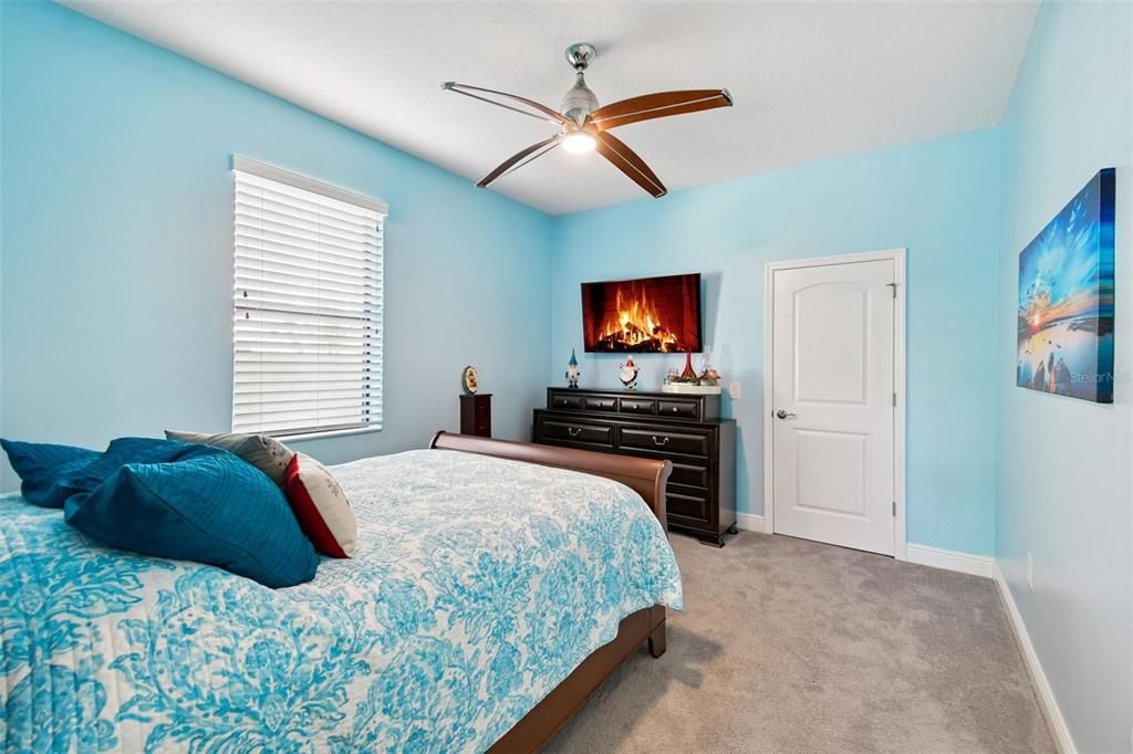 For Sale: $685,000 (5 beds, 3 baths, 3316 Square Feet)