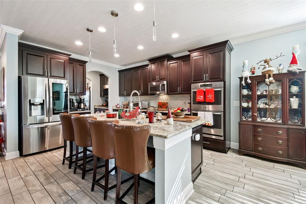 For Sale: $685,000 (5 beds, 3 baths, 3316 Square Feet)