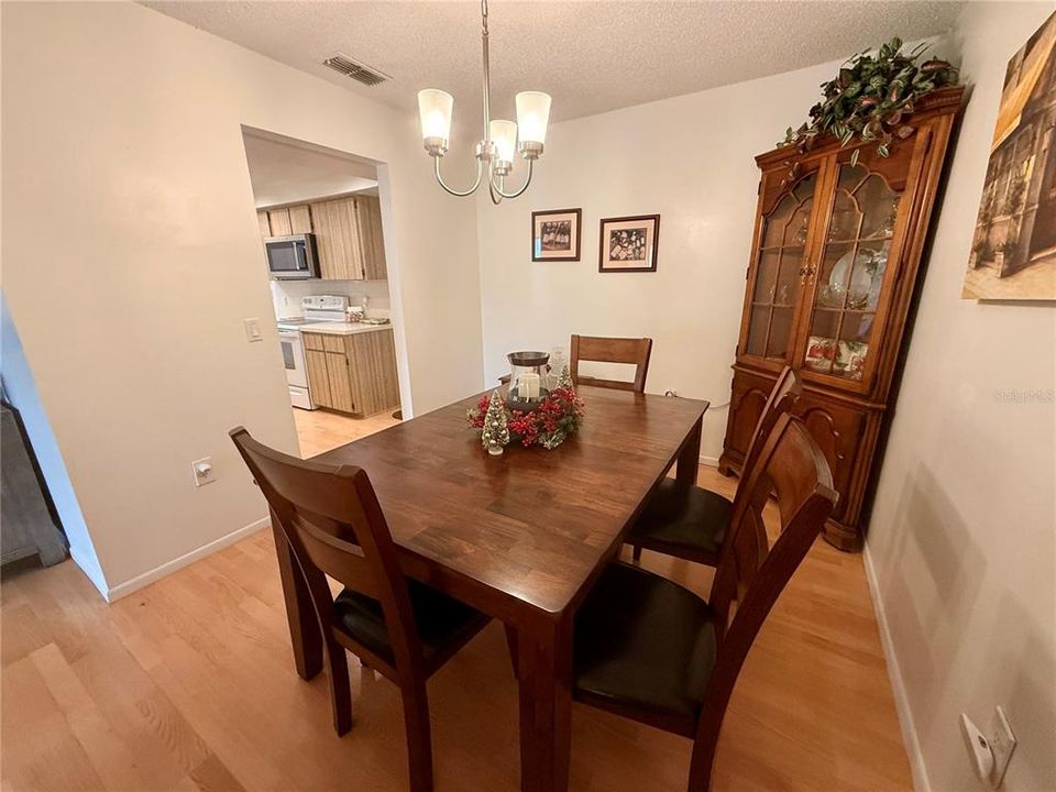 En Venta: $200,000 (2 camas, 2 baños, 1372 Pies cuadrados)