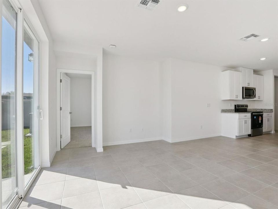 На продажу: $299,000 (3 спален, 2 ванн, 1269 Квадратных фут)