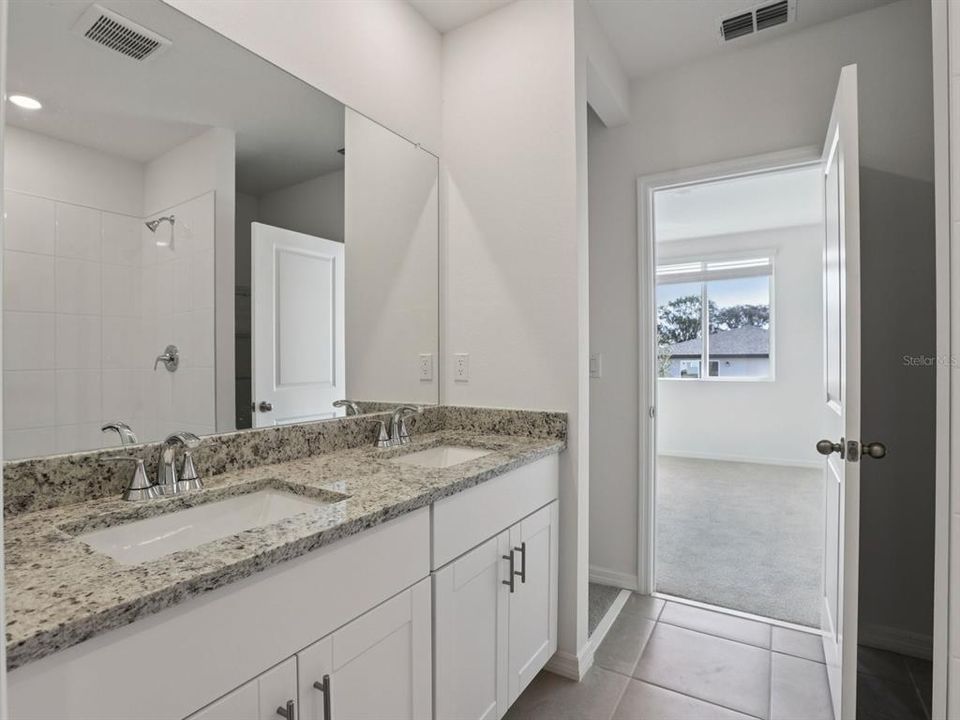 На продажу: $299,000 (3 спален, 2 ванн, 1269 Квадратных фут)