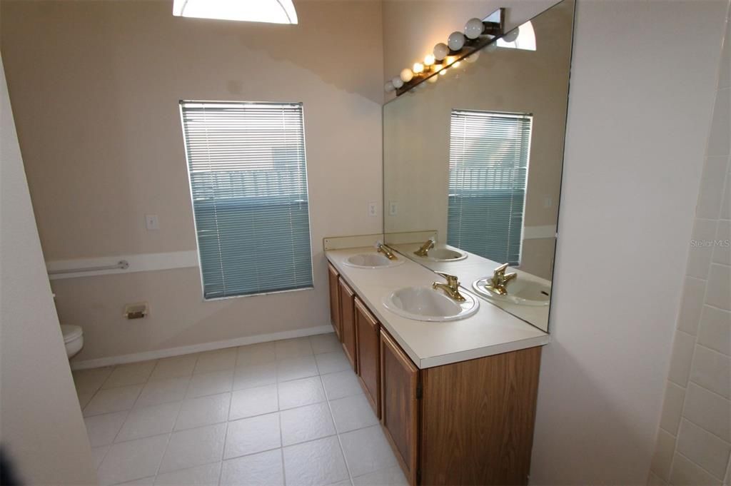 В аренду: $2,250 (3 спален, 2 ванн, 1568 Квадратных фут)