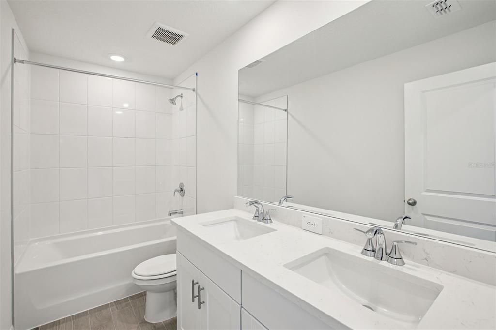 На продажу: $455,540 (4 спален, 2 ванн, 2503 Квадратных фут)