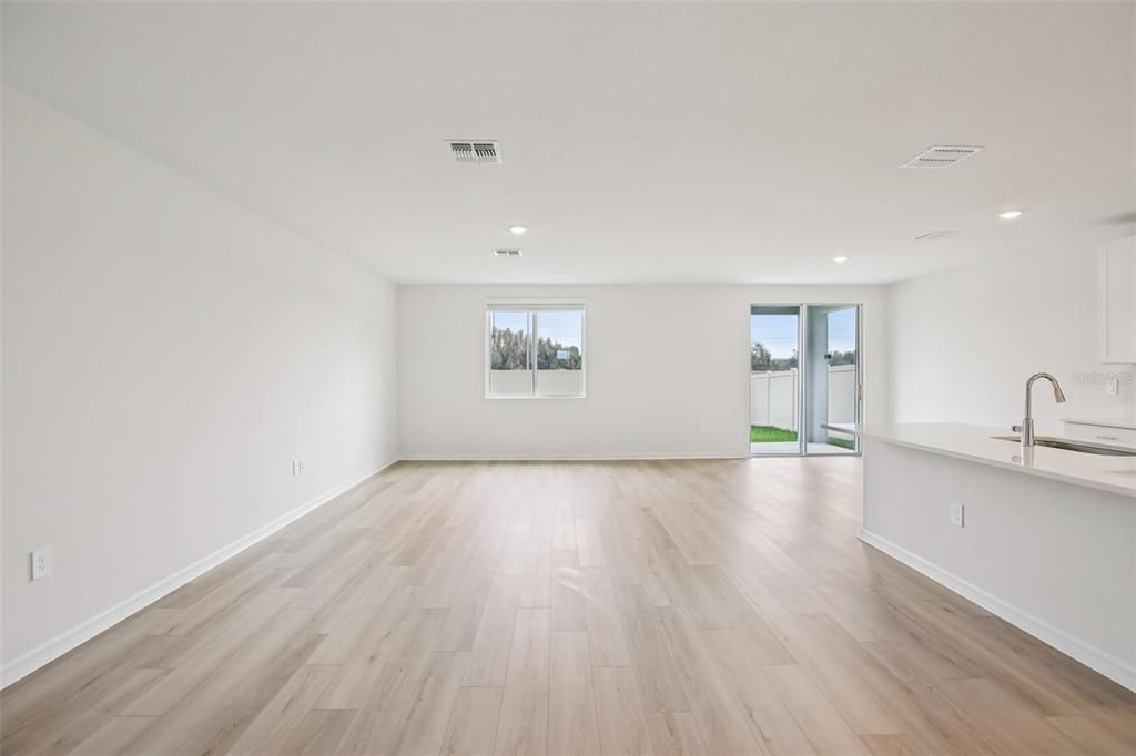 На продажу: $428,030 (4 спален, 3 ванн, 2193 Квадратных фут)