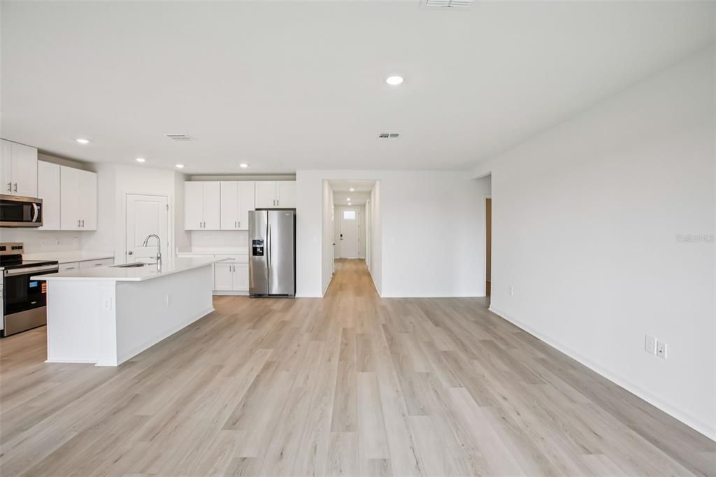 На продажу: $428,030 (4 спален, 3 ванн, 2193 Квадратных фут)