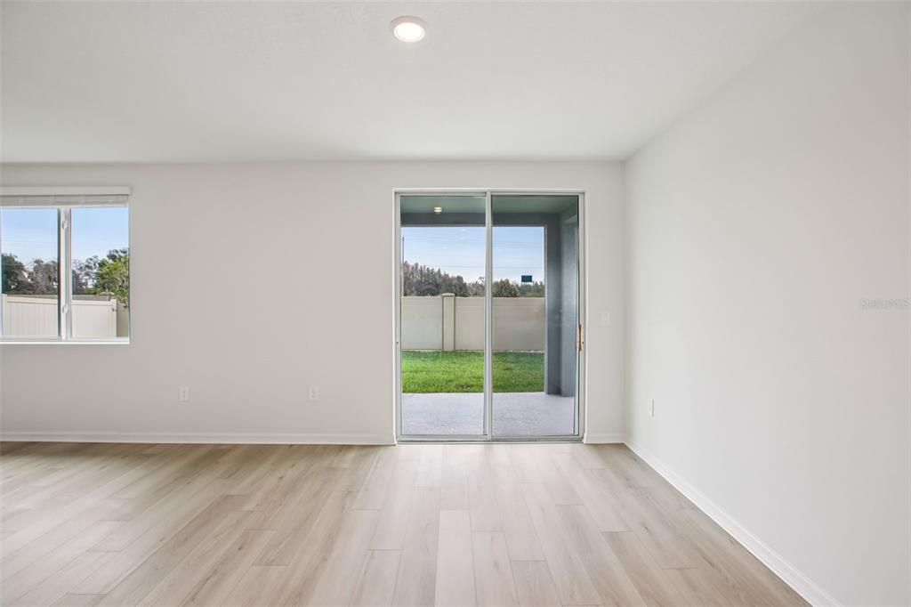 На продажу: $428,030 (4 спален, 3 ванн, 2193 Квадратных фут)