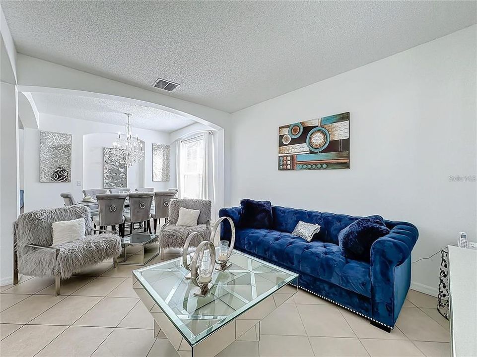 В аренду: $3,995 (5 спален, 4 ванн, 2881 Квадратных фут)