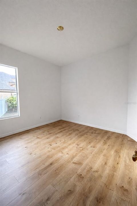 出租: $3,200 (5 贝兹, 3 浴室, 2544 平方英尺)