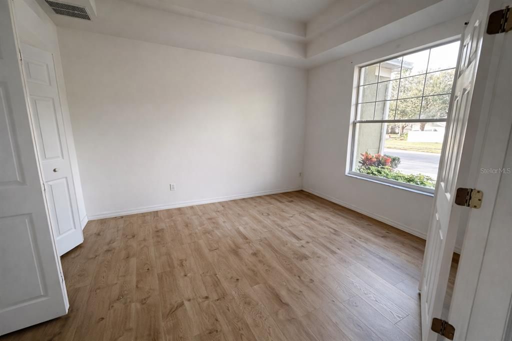 出租: $3,200 (5 贝兹, 3 浴室, 2544 平方英尺)