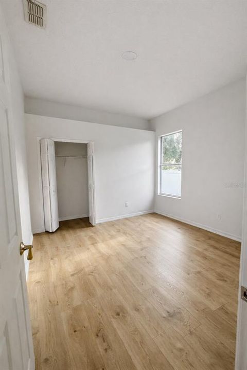 出租: $3,200 (5 贝兹, 3 浴室, 2544 平方英尺)