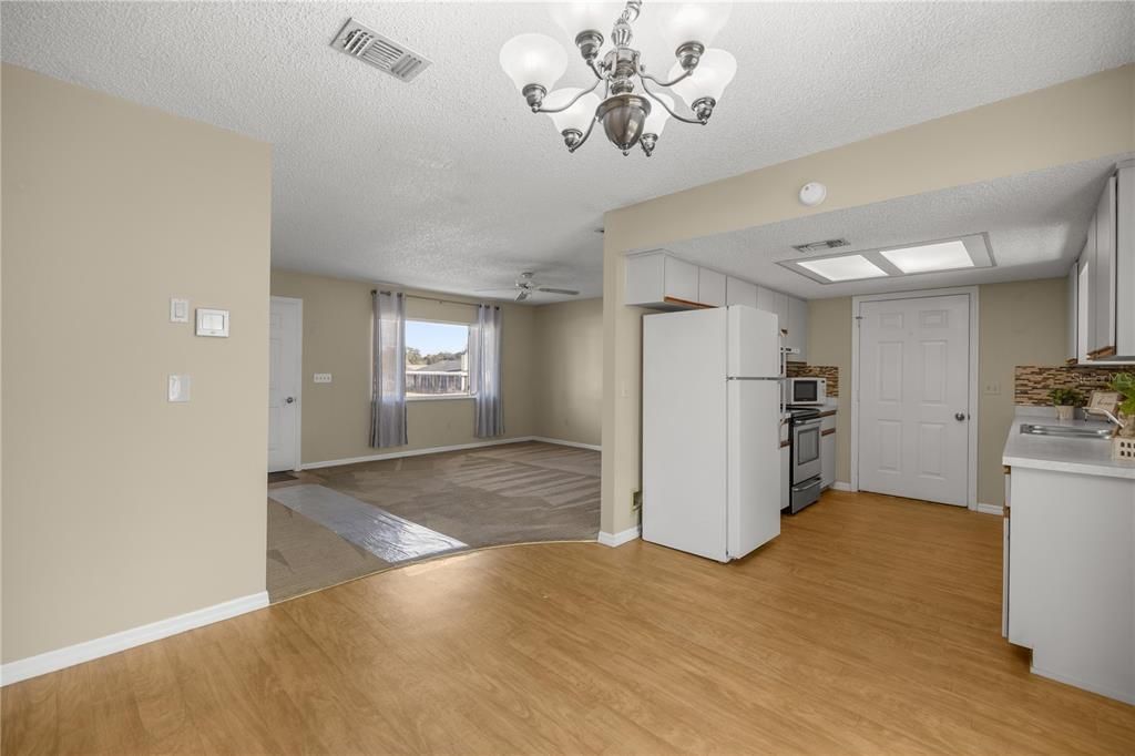 待售: $179,900 (2 贝兹, 2 浴室, 1008 平方英尺)