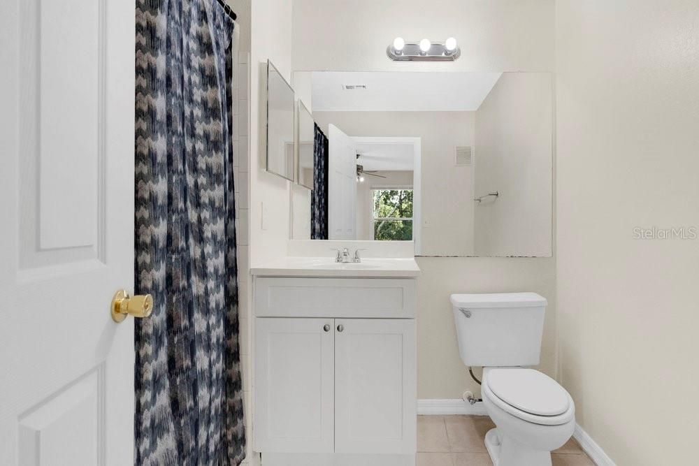 For Rent: $1,900 (3 beds, 2 baths, 1193 Square Feet)