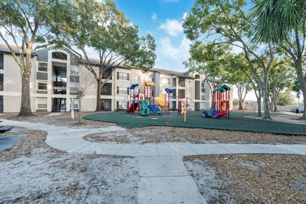 For Rent: $1,900 (3 beds, 2 baths, 1193 Square Feet)