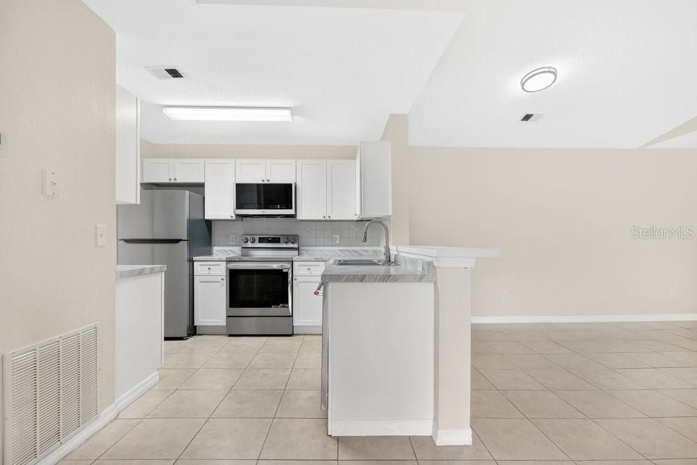 For Rent: $1,900 (3 beds, 2 baths, 1193 Square Feet)