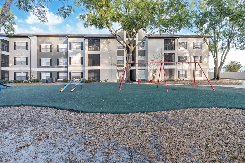 For Rent: $1,900 (3 beds, 2 baths, 1193 Square Feet)