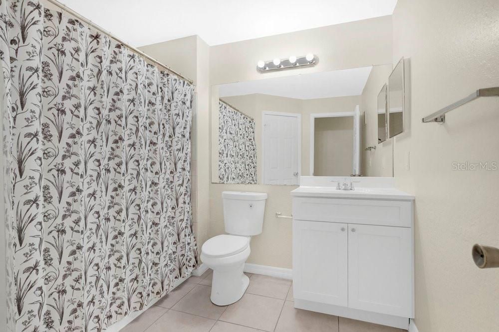 For Rent: $1,900 (3 beds, 2 baths, 1193 Square Feet)