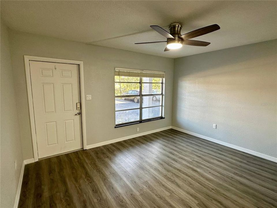 В аренду: $1,350 (1 спален, 1 ванн, 600 Квадратных фут)