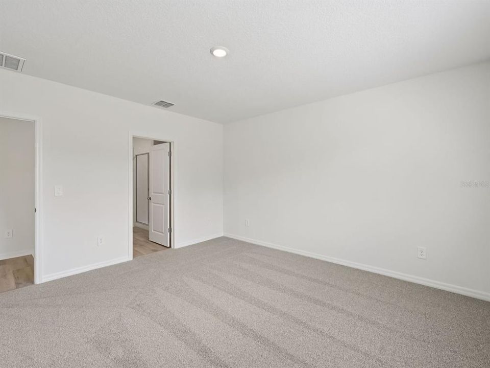 En Venta: $349,000 (4 camas, 2 baños, 1840 Pies cuadrados)