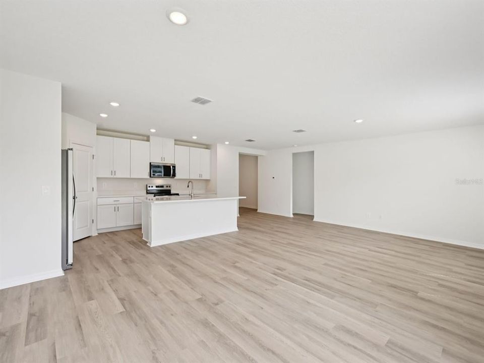 En Venta: $349,000 (4 camas, 2 baños, 1840 Pies cuadrados)