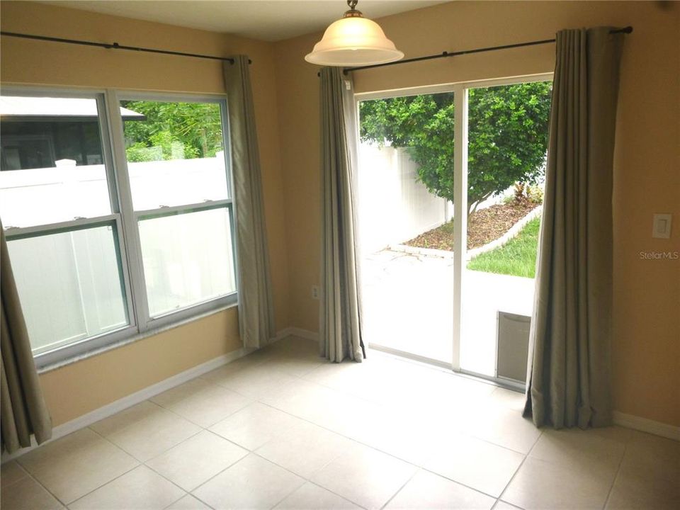 For Rent: $2,500 (3 beds, 2 baths, 1527 Square Feet)