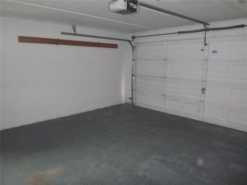 For Rent: $2,500 (3 beds, 2 baths, 1527 Square Feet)