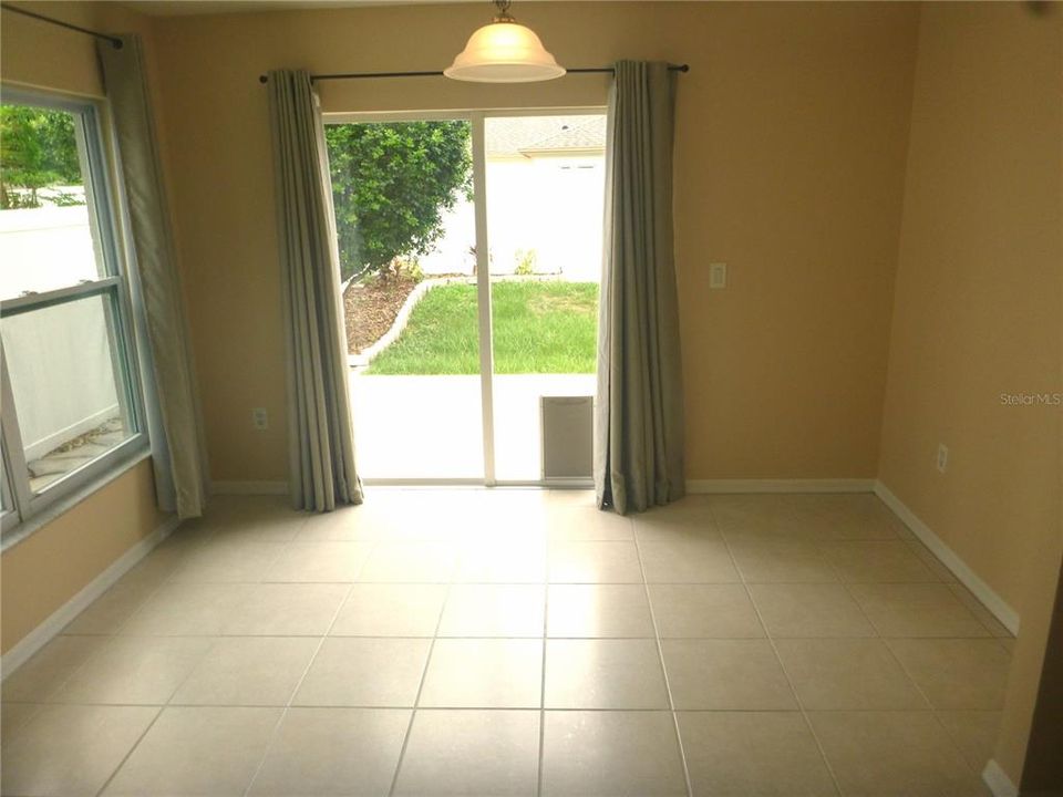 For Rent: $2,500 (3 beds, 2 baths, 1527 Square Feet)