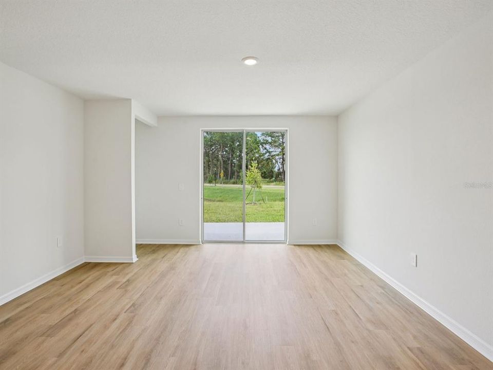 На продажу: $322,490 (3 спален, 2 ванн, 1483 Квадратных фут)