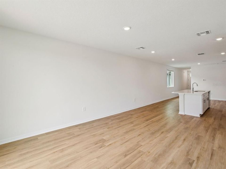 На продажу: $322,490 (3 спален, 2 ванн, 1483 Квадратных фут)