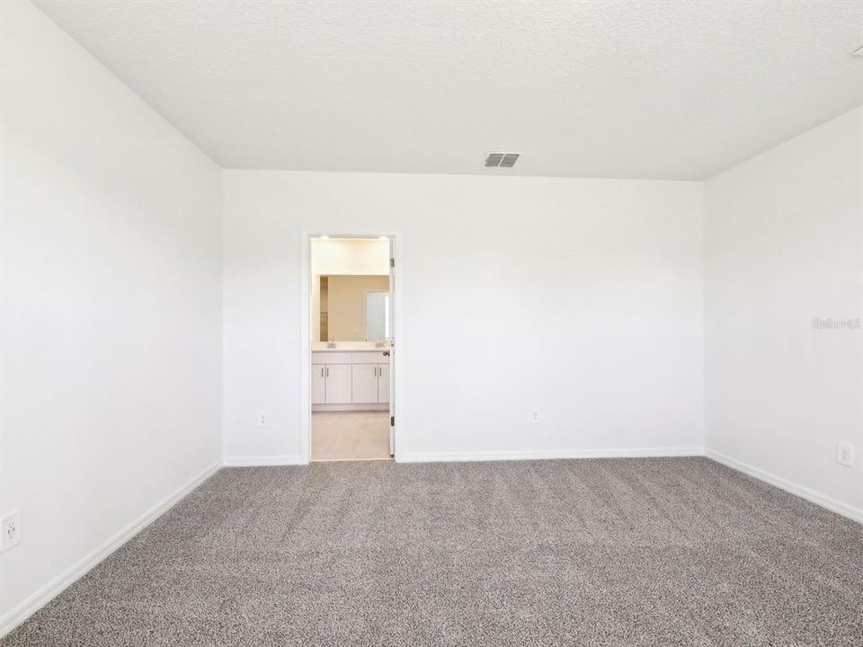 На продажу: $358,190 (4 спален, 2 ванн, 2503 Квадратных фут)