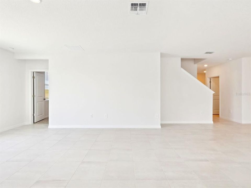 На продажу: $358,190 (4 спален, 2 ванн, 2503 Квадратных фут)