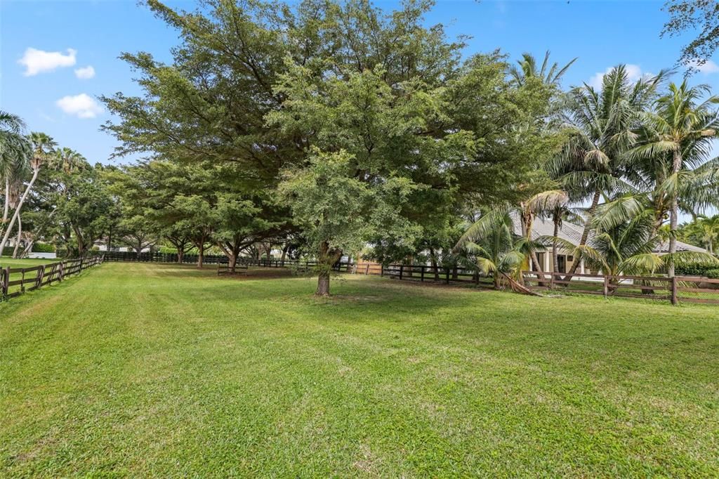 For Rent: $15,000 (7 beds, 7 baths, 6080 Square Feet)