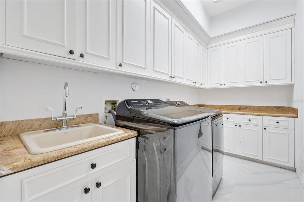 For Rent: $15,000 (7 beds, 7 baths, 6080 Square Feet)