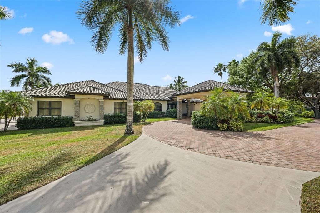 For Rent: $15,000 (7 beds, 7 baths, 6080 Square Feet)