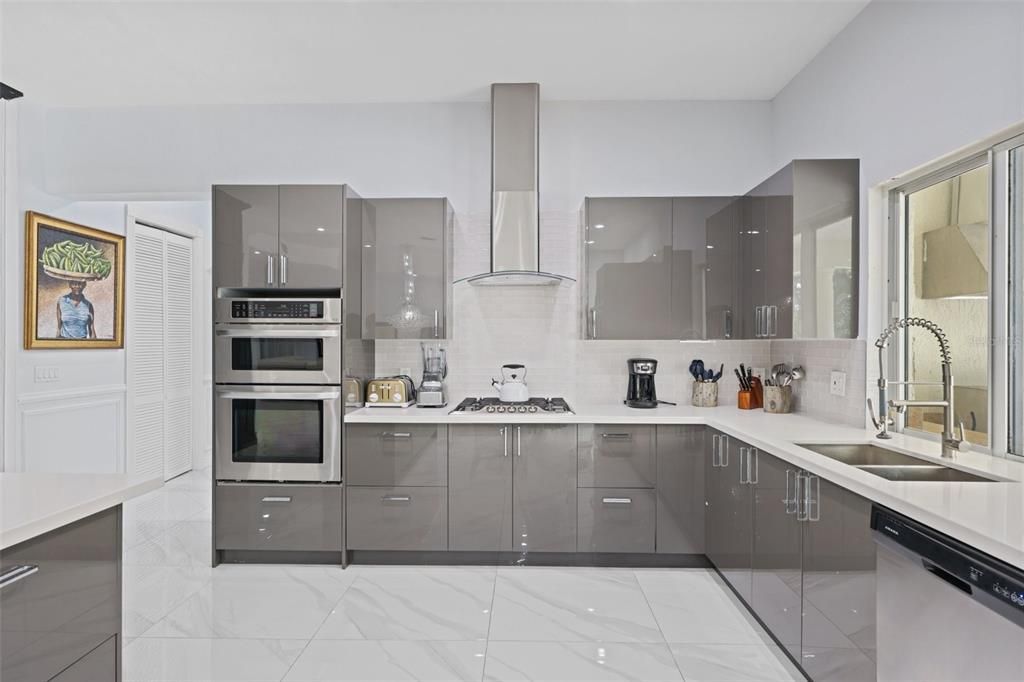 For Rent: $15,000 (7 beds, 7 baths, 6080 Square Feet)