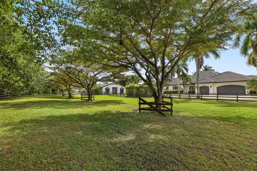 For Rent: $15,000 (7 beds, 7 baths, 6080 Square Feet)