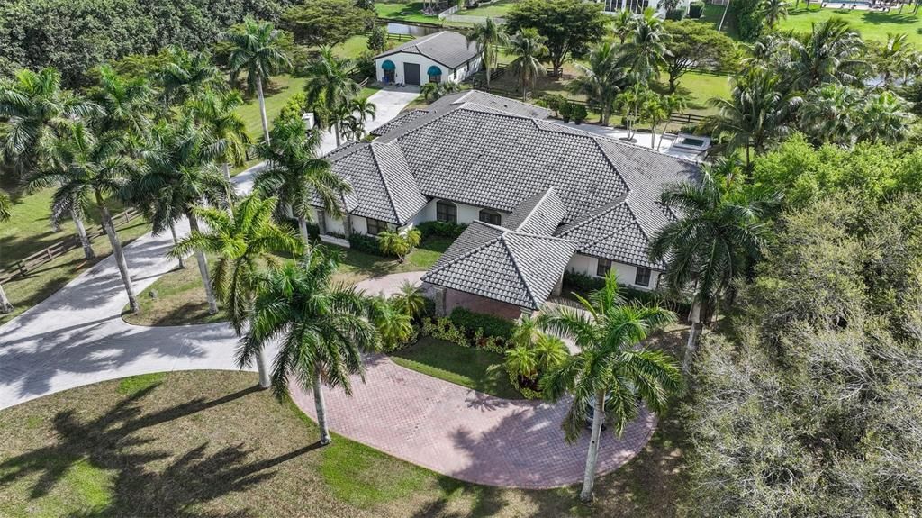 For Rent: $15,000 (7 beds, 7 baths, 6080 Square Feet)