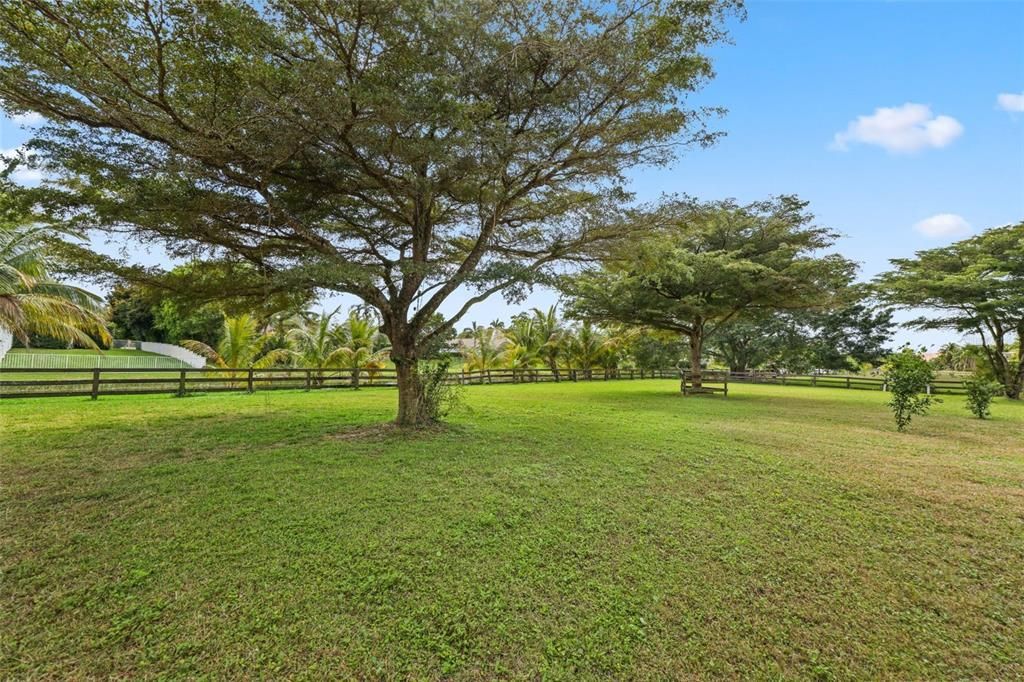 For Rent: $15,000 (7 beds, 7 baths, 6080 Square Feet)