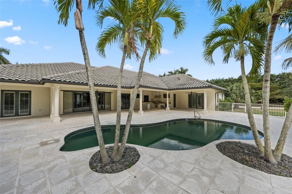 For Rent: $15,000 (7 beds, 7 baths, 6080 Square Feet)