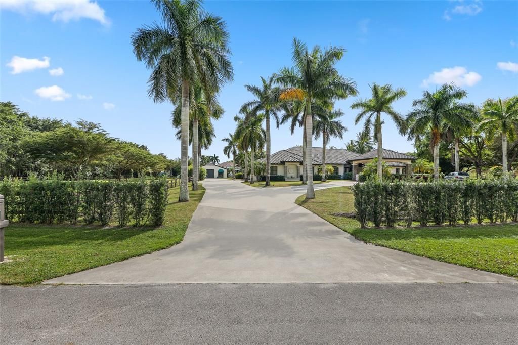 For Rent: $15,000 (7 beds, 7 baths, 6080 Square Feet)