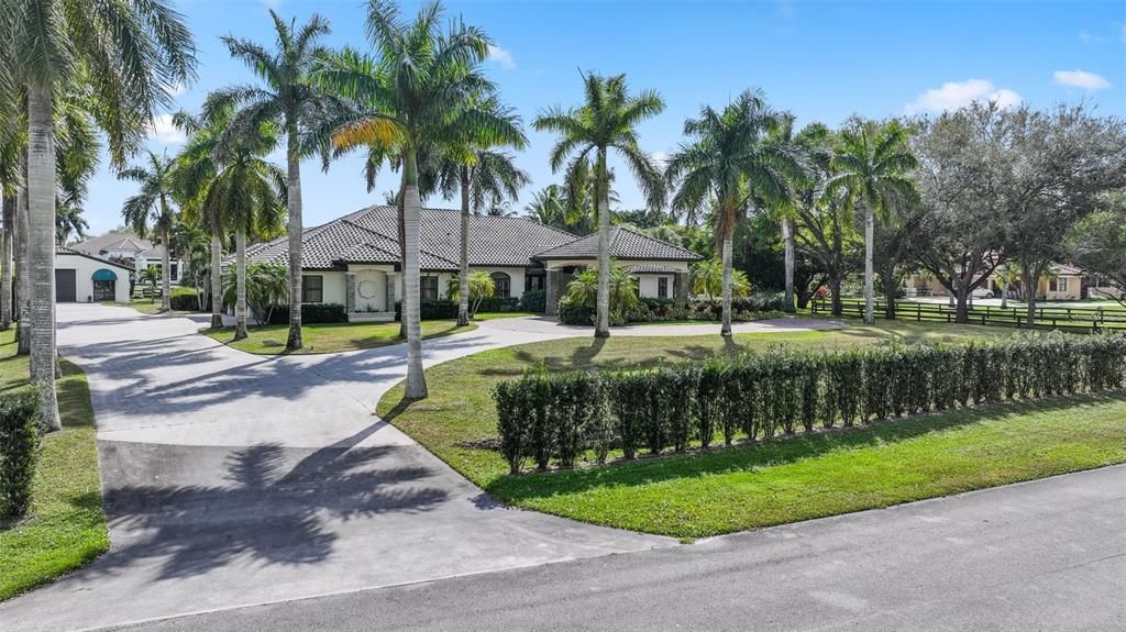 For Rent: $15,000 (7 beds, 7 baths, 6080 Square Feet)